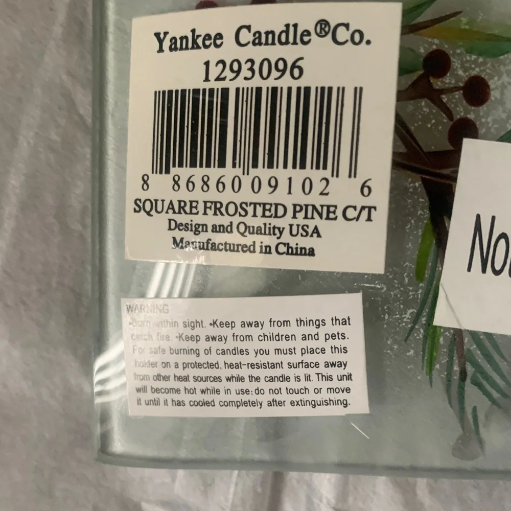 Yankee Candle Square Holiday Wreath Glass Plate with Green and Red Accents - NEW